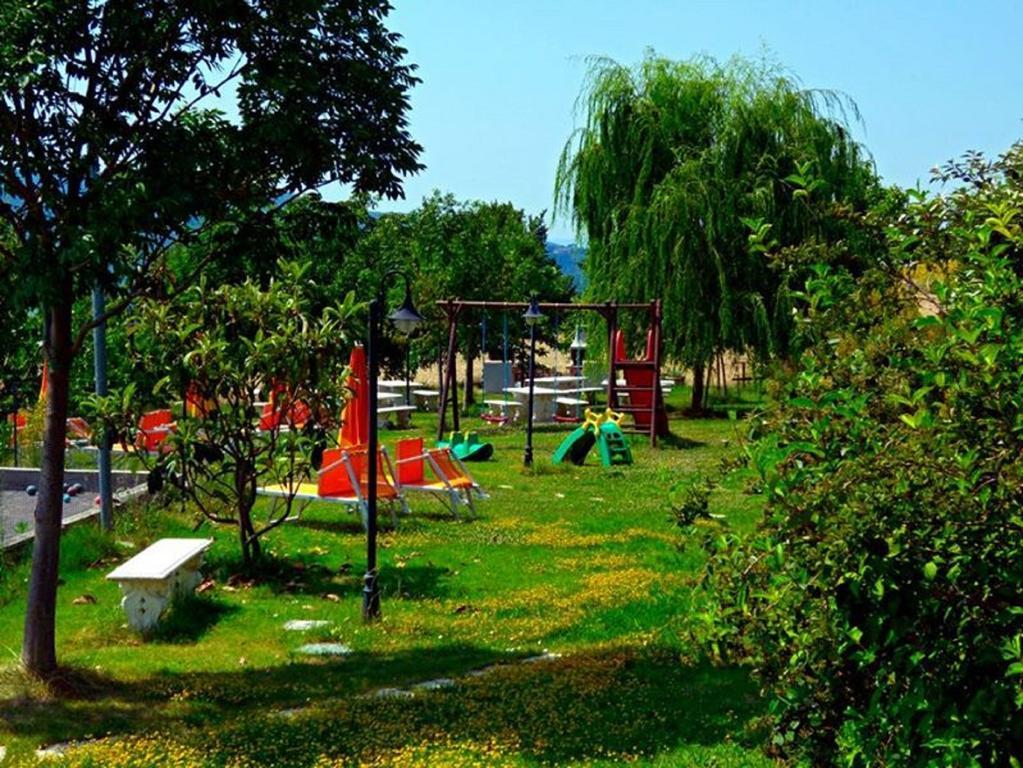 Il Cerchio Delle Fate Villa Torgiano Luaran gambar